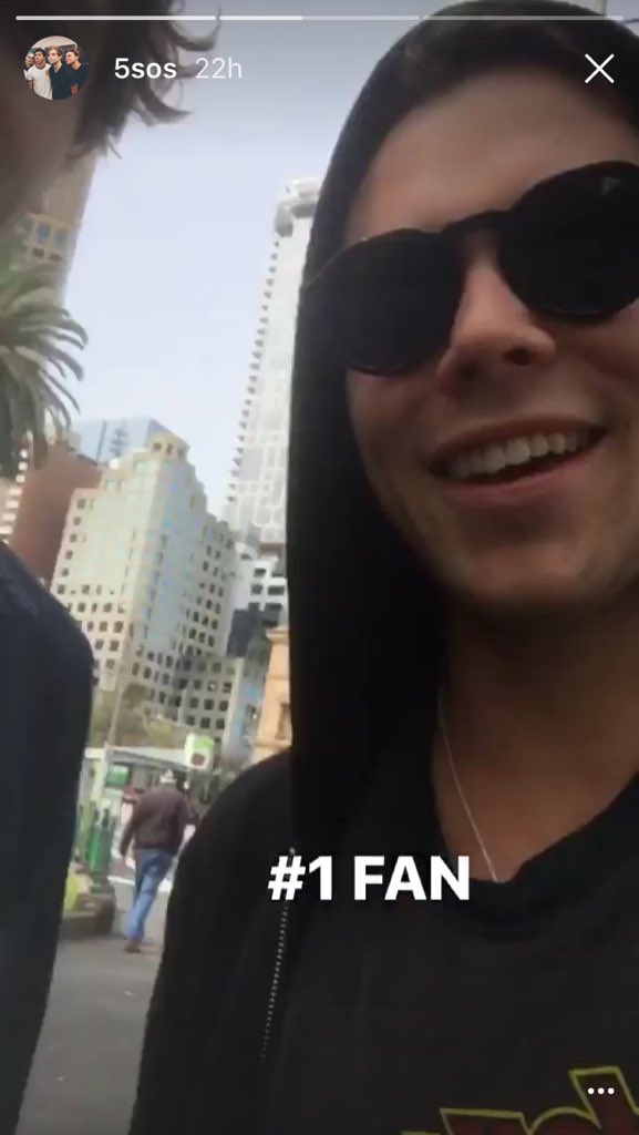 xbumz's tweet photo. Omg @Luke5SOS do you love @Ashton5SOS drumming and can't get enough? SAMe https://t.co/q4iaGMQgFx