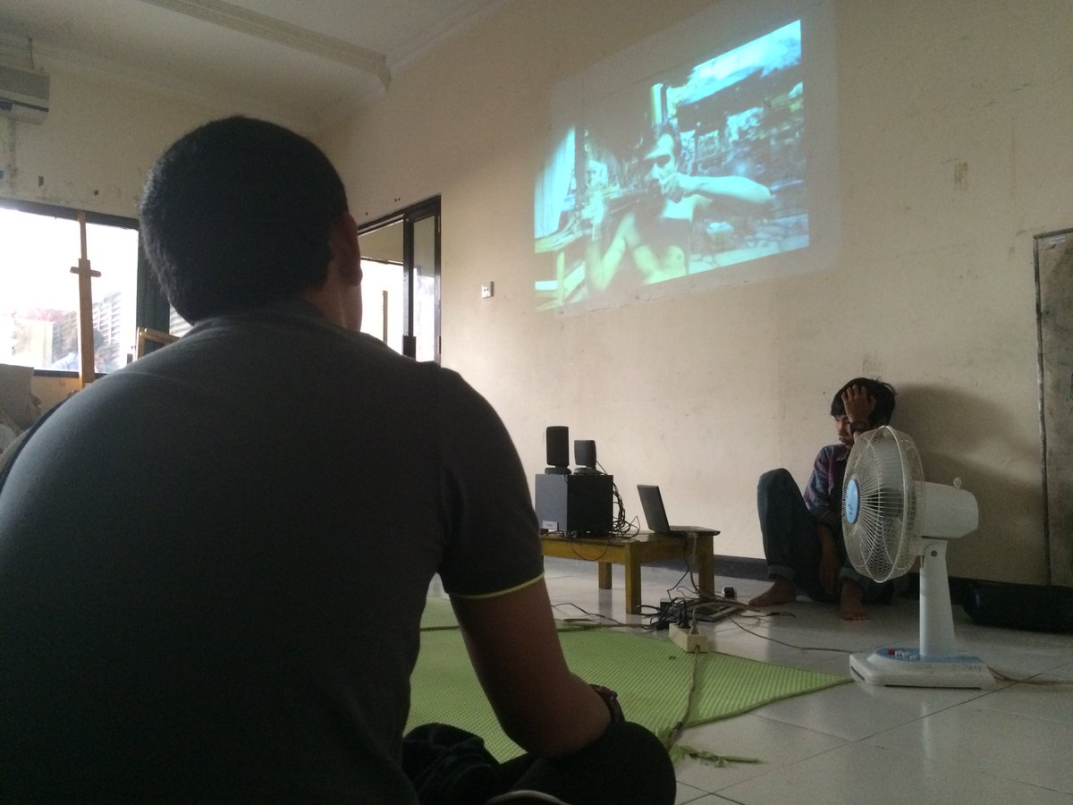 himahi's tweet photo. #NowHappening
Nonton film dokumenter Kala Benoa di ruang A LEMA FISIP UNHAS
#INTRO2016 https://t.co/lKFzYDHBF7