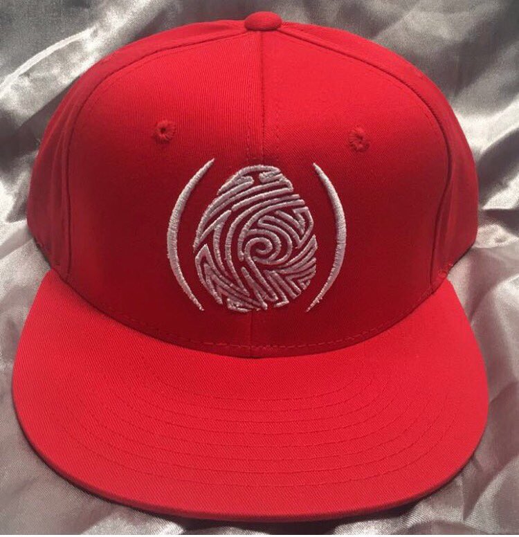 CodeR3d_Apparel's tweet photo. ALL Red &amp; White | Snap Back #red #hat #snapBack #fashion #codeR3d #embroidery #swag #customMade #redAndWhite https://t.co/Ja4RaRh3Sf