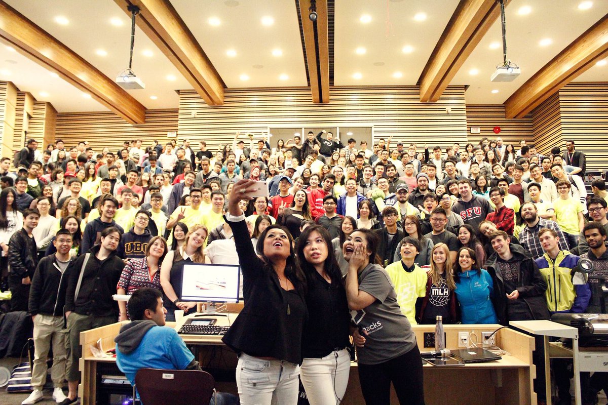 gracegtaylor_'s tweet image. Throwback to #lumohacks a weekend improving a cancer patient's life! #designlablive