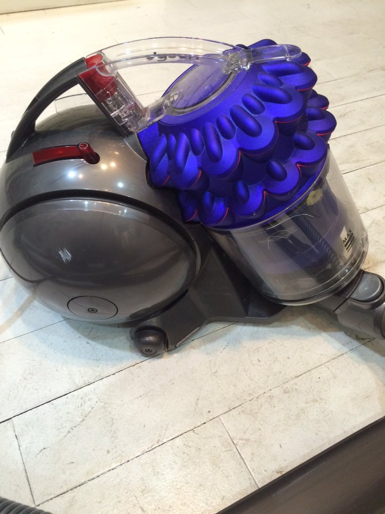 Switch 閲覧注意 ゴキブリを掃除機で退治して そのまま放置した 掃除機の中を見てみたら T Co Tw2tspsace うわぁ これまじかよ