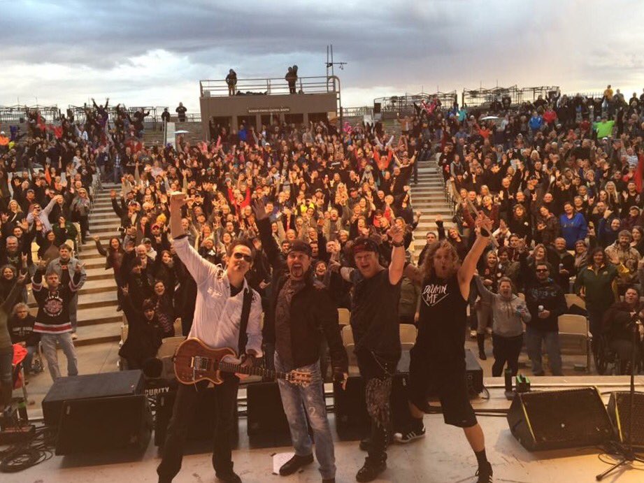 melindakc252's tweet photo. ROCK🎶w/ @FireHouseBand♨️@Leverty 🎸ON THE #25thAnniversaryTour FIND a SHOW NEAR YOU@ https://t.co/t3xlgiDk6Q VIP@ https://t.co/XE4mVIU5UQ https://t.co/8q7idwWSWV
