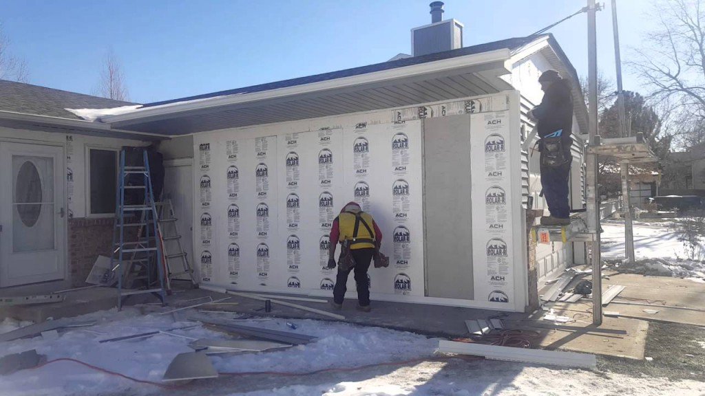 EcoExteriors's tweet photo. Installing Mastic Vinyl Siding in Denver Colorado - https://t.co/KAchy5w4hP #Siding #Colorado #Homes https://t.co/uTRnkLxVxa