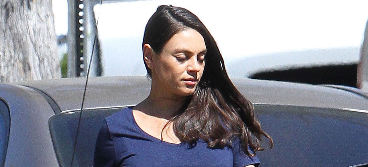 JustJared's tweet photo. Are Mila Kunis &amp; Ashton Kutcher expecting a boy or girl? https://t.co/vw0GZYWAwf https://t.co/Y2UBE0NHpo