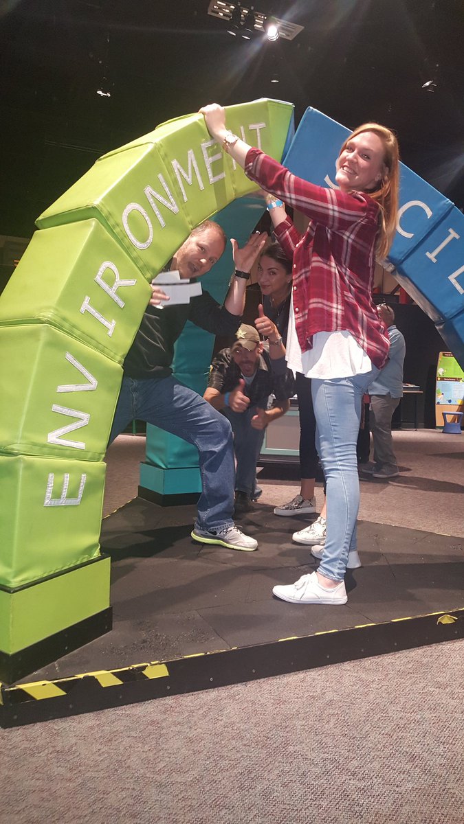 OrchestraSoft's tweet photo. Working together at OMSI Brewfest #teamwork #wehavefun #beerisscience #omsi https://t.co/zuGHp9N84N
