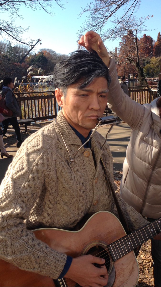 森山直太朗 おはようございます もう昼か 今日は これからナンセンス日めくりの企画会議と ペコラジの収録 新企画 うまくいくかな 凧 写真は どこもかしこも駐車場のmv撮影時 直太朗60歳の頃