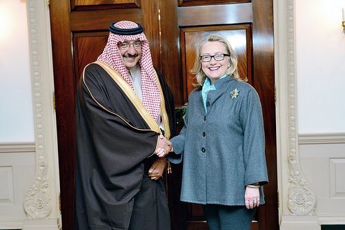 ANA4PEACE2016's tweet photo. #FollowTheMoney #LiarLiarPantsOnFire #SheIsAllAboutMakingMoney  #TrumpWillWinThisNov8th #ThisWillHappen #TrumpsArmy https://t.co/kz8zRqcWkk