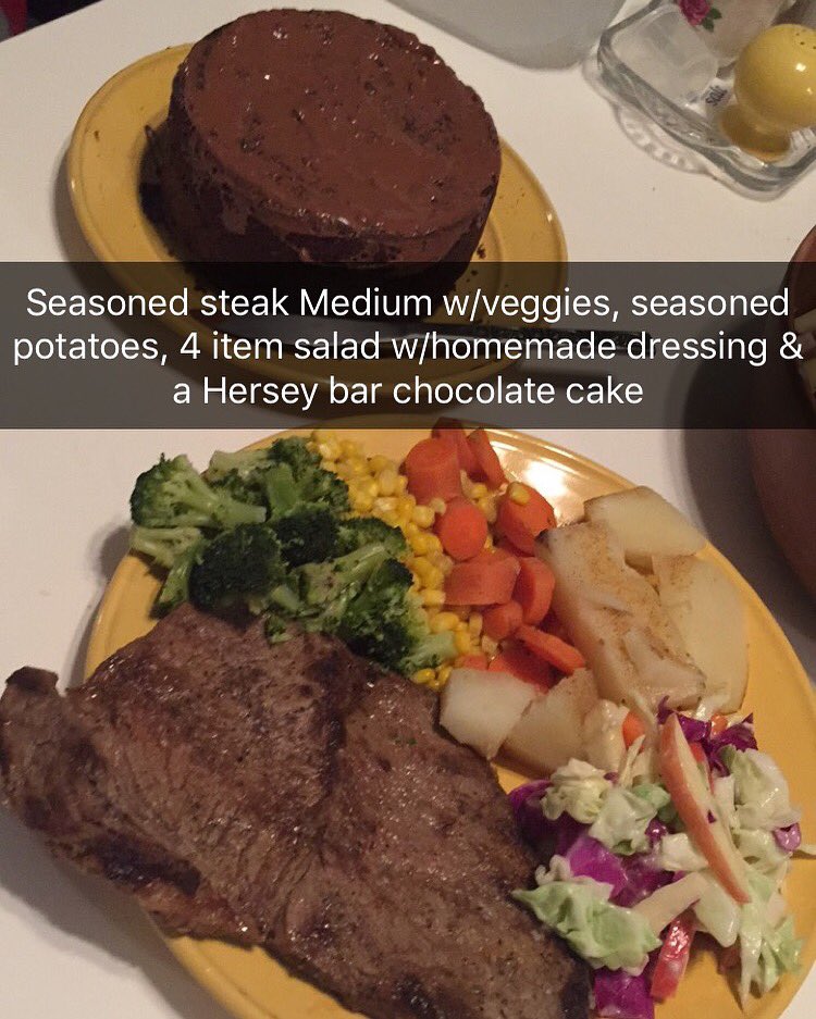 RomanTambunga's tweet photo. Felt like throwin down 😎 #saladmasterstyle #saladmastercooking #healthandfitness #healthyeating #delicious #eatingforgainz https://t.co/9lrPSEZenH