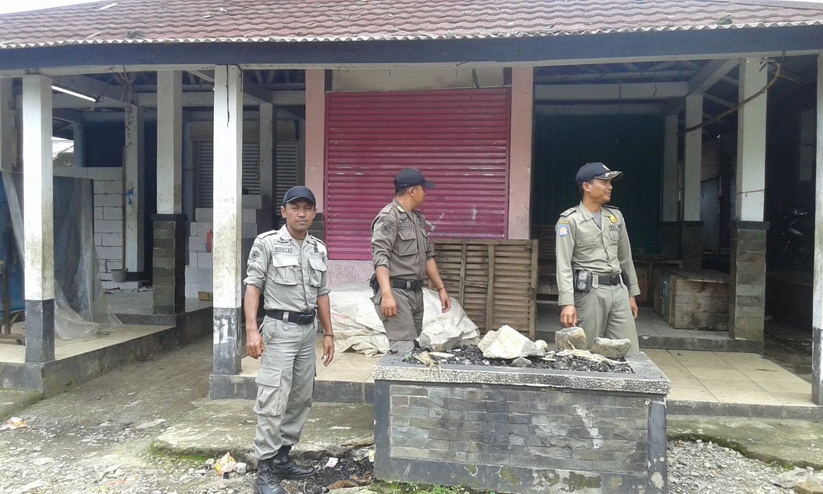 <a href="/DediMulyadi71/">Kang Dedi Mulyadi</a> <a href="/satpolPP_Pwk/">SatpolPP_Purwakarta</a> <a href="/saepuddin_09/">saepuddin</a> PAM sosialisasi relokasi pedagang pasar Wanayasa