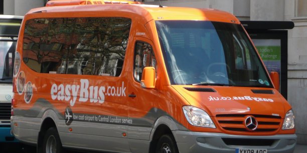 LaTribune's tweet image. [A (re)lire] #Easybus à Paris, c&apos;est déjà fini ! &amp;gt;&amp;gt; bit.ly/2dyY4L9 par @MoonVdc