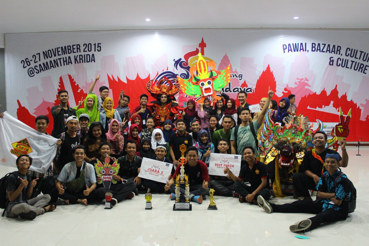 Mohon Doa dan Dukungannya utk KMOBM dlm ajang KAMPUNG BUDAYA IV, di UNIV.BRAWIJAYA <a href="/a_azwarnas/">Abdullah (Azwar Anas)</a> <a href="/KabBanyuwangi/">Banyuwangi</a> SMG, membawa harum BANYUWANGI