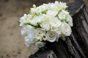 Choosing your #weddingflowers - bit.ly/1WlHEE6 #weddingday