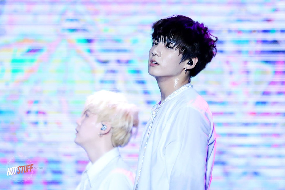 hotstuff_901's tweet photo. Rather be dead than HOTSTUFF

 #방탄소년단 #정국 #BTS #JUNGKOOK #JK https://t.co/8RAIMWwClO