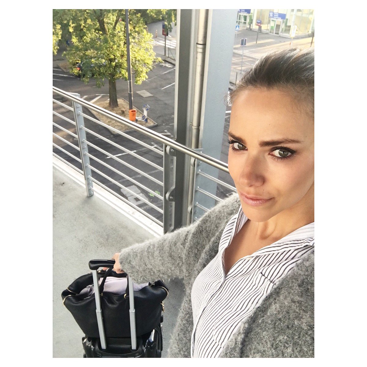 EstherSedlaczek's tweet photo. Next stop ✈️ Weiter geht die wilde Fahrt. Wünsche euch einen tollen Start in den Tag. ☀️ https://t.co/ZJMIJ6sLpE