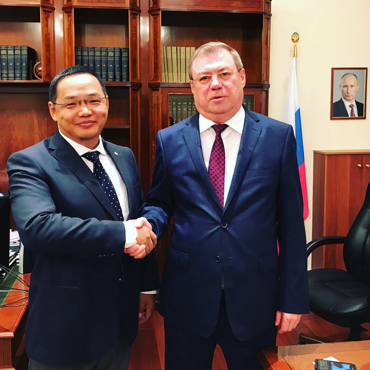 УБТЗ-ын Ерөнхий хорооны дарга, орлогч дарга нарын уулзалт амжилттай болж 1 сая тонн дамжин өнгрөх ачааны хэлэлцээрт хүрэв. Баярлалаа 🇲🇳🇷🇺👍🏼