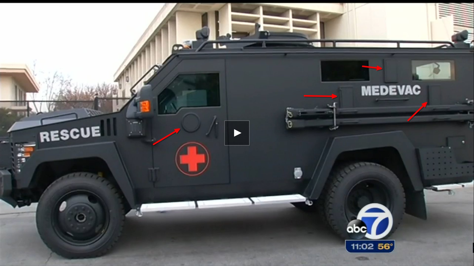 ぱらみり 残念で低レベルなツイッタラー アメリカ警察のmedevac 緊急医療搬送 車両 調べてたら 銃撃立て篭もり事件とかでswatが人質を銃撃から防護しながら救助するのに必要なのに 地元住民が 警察の軍事化 救急車に銃眼はいらない とかいって導入