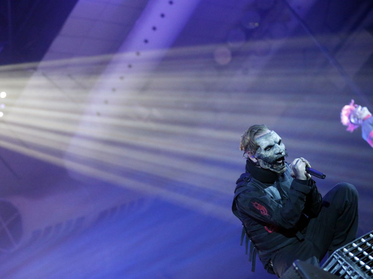 by @rrrutang: Slipknot's Shocking Show & Aggressive Sound at El Paso County Coliseum