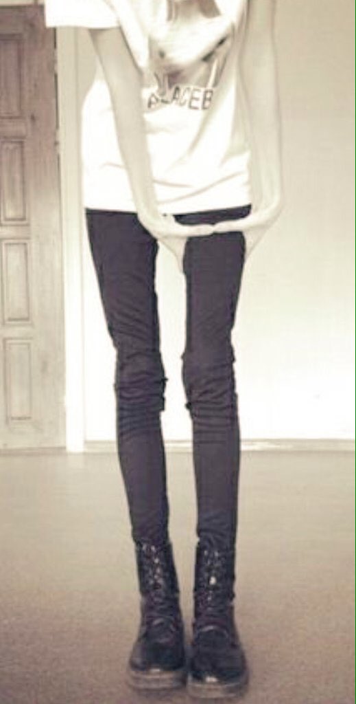 ana_buterfli's tweet photo. #ana #thinspo #bonespo #skinny #anorexia #boxgap #thighgap #calories #hipbones #superskinny https://t.co/qigznHZHHU