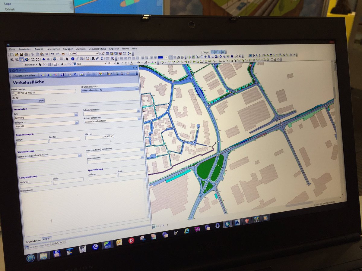 Hochgenaue #Straßendaten von #eagleeye in #ArcGIS mit Fachschale Basys von Barthauer @ #dsvk16 #Geodaten <a href="/Esri_de/">Esri Deutschland</a>