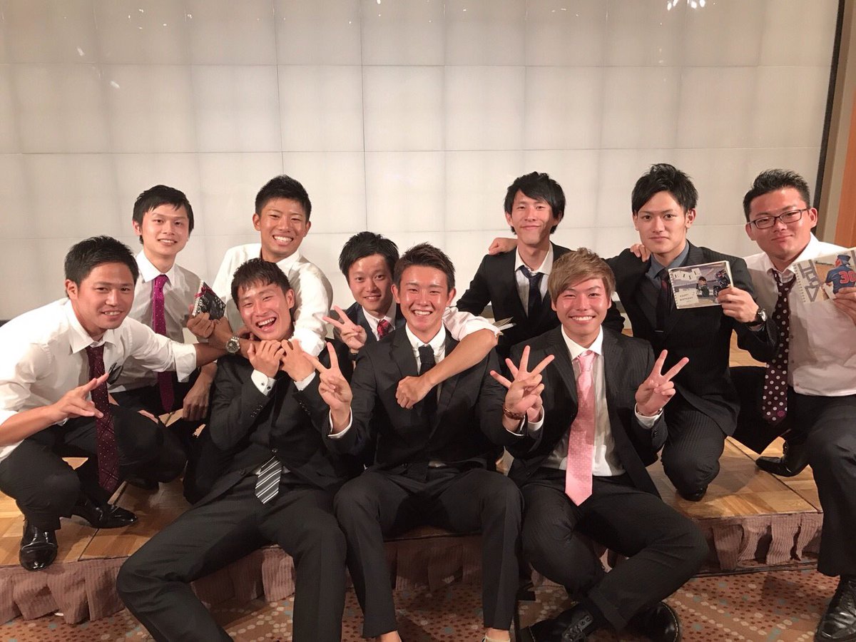 立命館slappy 16 16 09 25 追いコン パーティー編 夜はホテルで立食パーティーを 行いました プレーヤーはスーツ マネはドレスコードで 普段とは違って選手のみんなが 5割増くらいに見えました ステキな時間でした