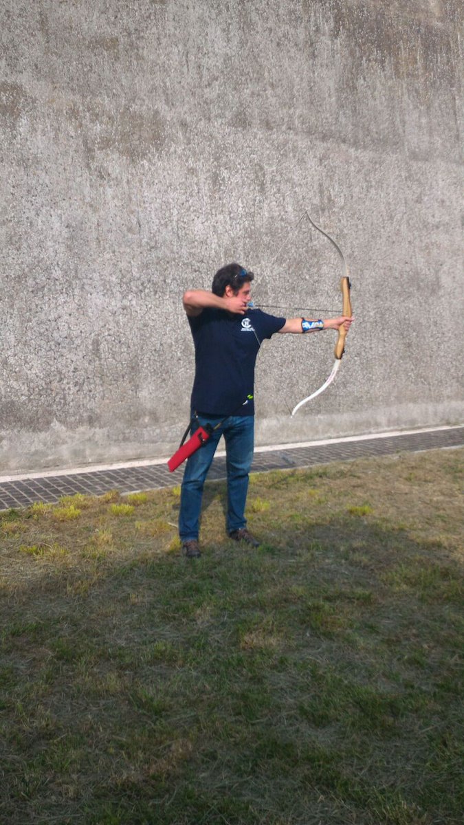 garuffaz's tweet photo. 20 anni. L'attesa è finita, si torna a tirare. Sul serio. #tiroconlarco #archery #arco #fiarc #tirodicampagna https://t.co/0df2bhcklg