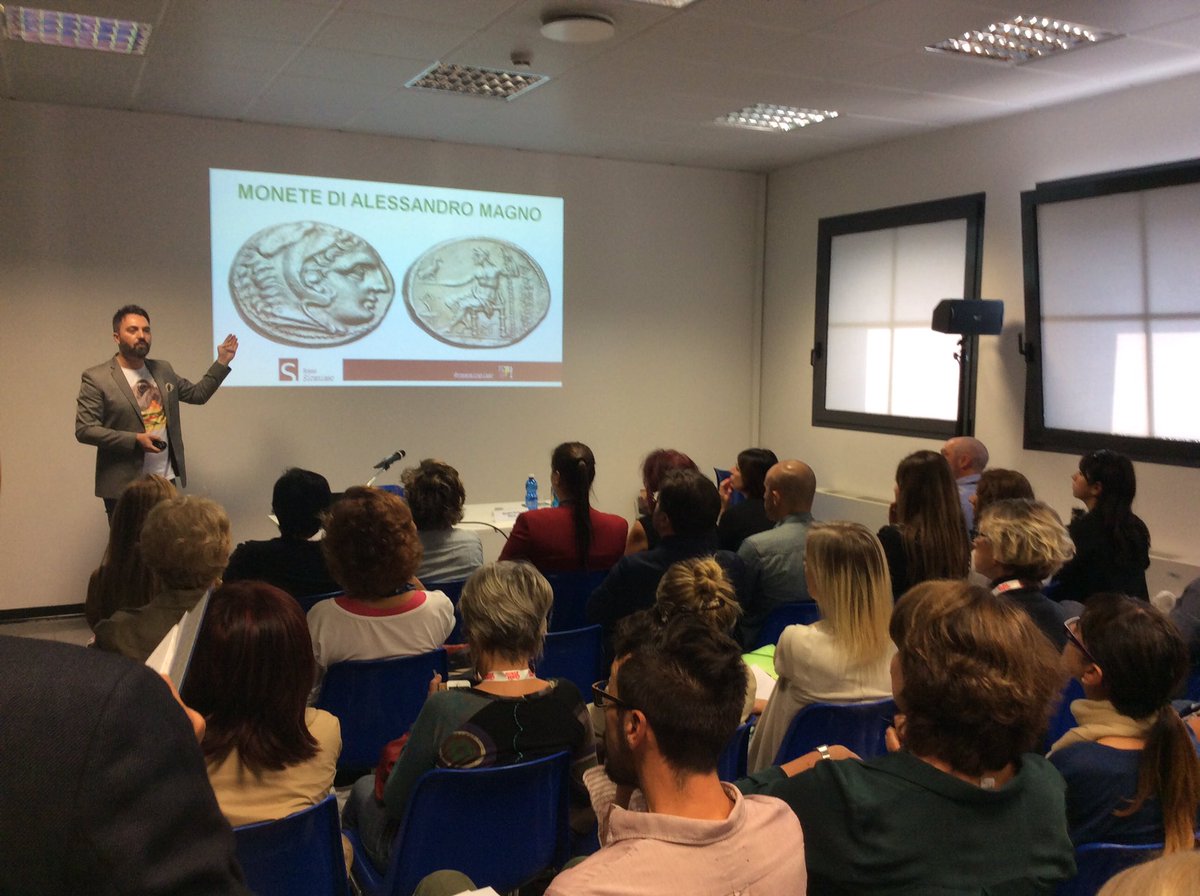 #NF16 Salvatore Russo: storytelling - emozionare e coinvolgere il pubblico... Per noi li hai coinvolti alla grande😉  #RossoSicaniasc