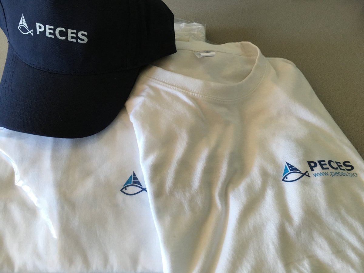 PecesProyecto's tweet photo. Ya tenemos camisetas y gorras de #PECES! Muy atentos que el próximo viernes sortearemos algunas! https://t.co/PbYtzjcvat https://t.co/IaHh1Lf9Be