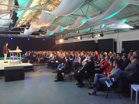 Vandaag: IT Innovation Day in de Prodentfabriek. RT @cloudguidehugo: Begonnen #iid2016: het vaarwater van innovatie!