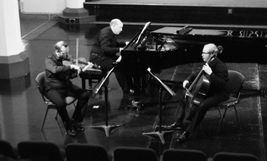Hudds_Uni_Music's tweet photo. CONCERT: The @MeiningenEns is performing in St Paul's today at 1.15! Are you coming? https://t.co/R9ZxTuogwW