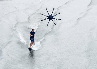 sovzond's tweet photo. Мультикоптер для дронсерфинга 🏄
Подробнее: https://t.co/6flLC5g8vV 
#ОктокоптерAlta8 #Freefly #bespilotnik.org #беспилотник.орг https://t.co/1Yiy7wjawu