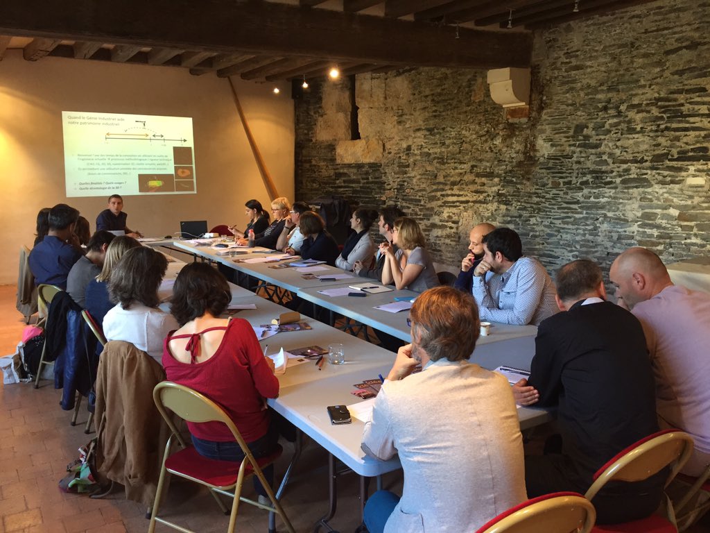 PRI_iDEV's tweet image. On commence notre atelier iDEV d'aujourd'hui dédié à la numérisation du patrimoine ! Merci au Château d'Angers @leCMN de nous accueillir !