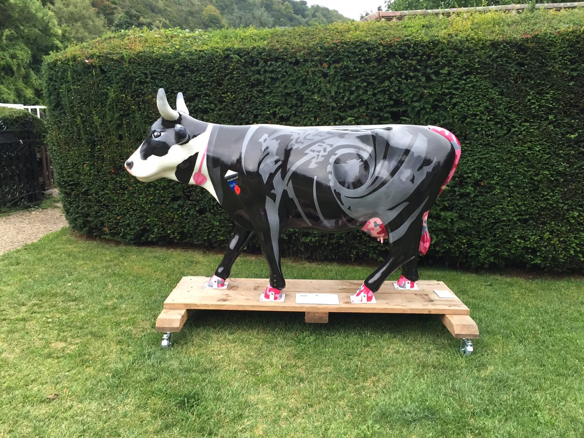 I'm currently grazing at @MercureBoxHill before the auction at <a href="/Sandownpark/">Sandown Park</a> where I will be raising funds for <a href="/PoppyLegion/">Royal British Legion</a>. <a href="/CowParadeSurrey/">CowParadeSurrey</a>