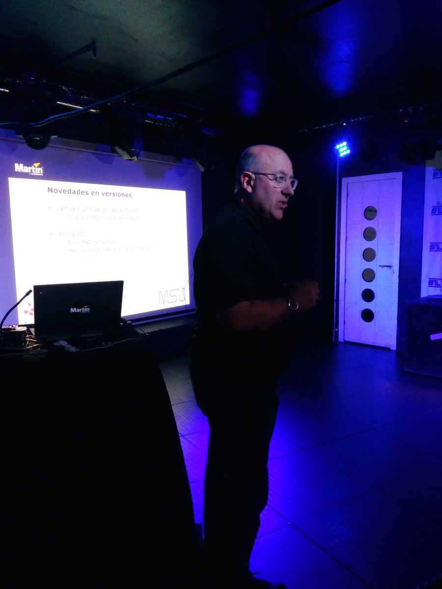 EscuelaTrade's tweet image. Comenzamos #ShowDesigner @Martin_Global #EscuelaTrade