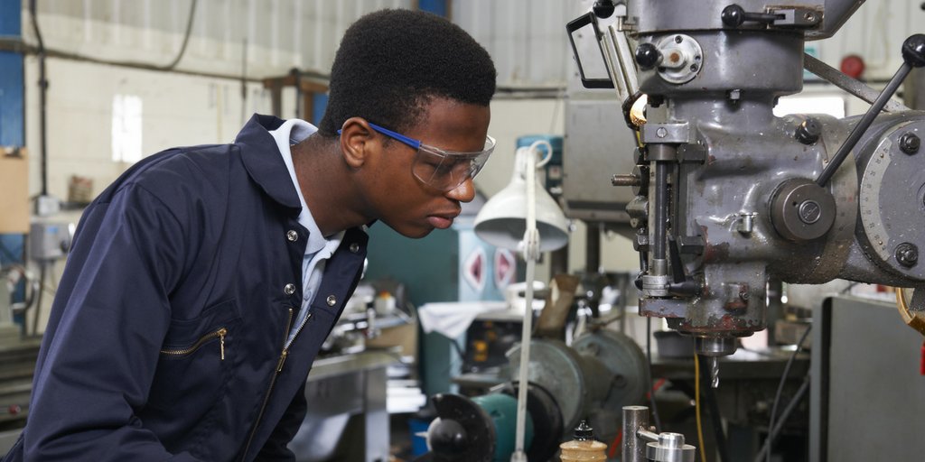 Have you heard? <a href="/Cummins/">Cummins Inc.</a> #Apprenticeships have opened up! Apply here: bit.ly/2dFVtSu