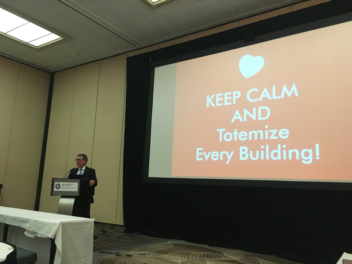 AsjaEnergy's tweet photo. Totemize every building!! @ragogian al TMA Forum di #Buffalo https://t.co/icNKa5ctZe #TOTEM #Totemisback https://t.co/tA4ETmSQqq
