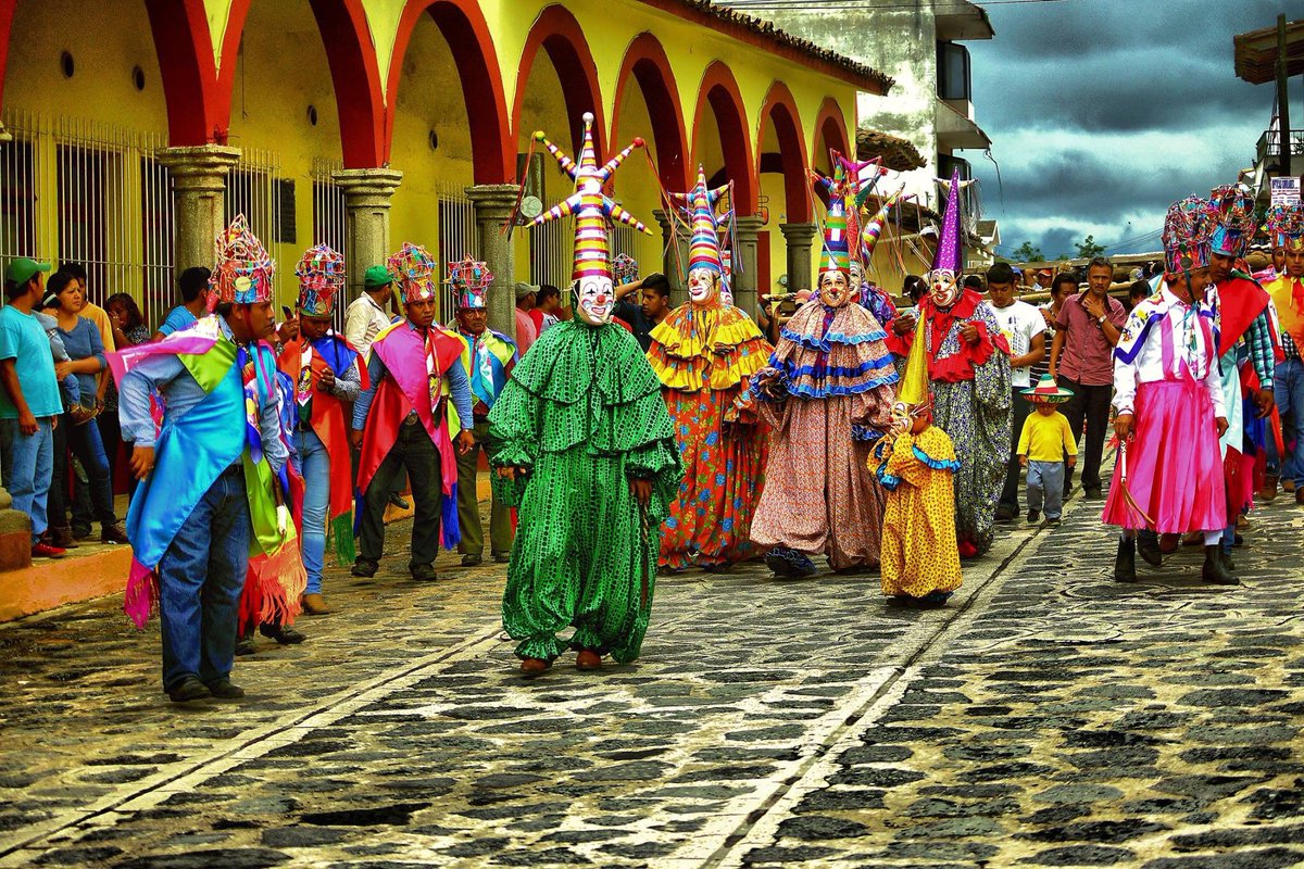 pmagicosver's tweet photo. #Xico se prepara para las fiestas de #SanMiguelArcangel ¡No te las pierdas! #BuenosDias https://t.co/WfIX09QvAm