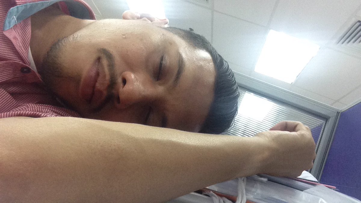 zairiazrol's tweet image. Tweet gambau acah-acah tido dekat ofis je laa. #kahkahkah