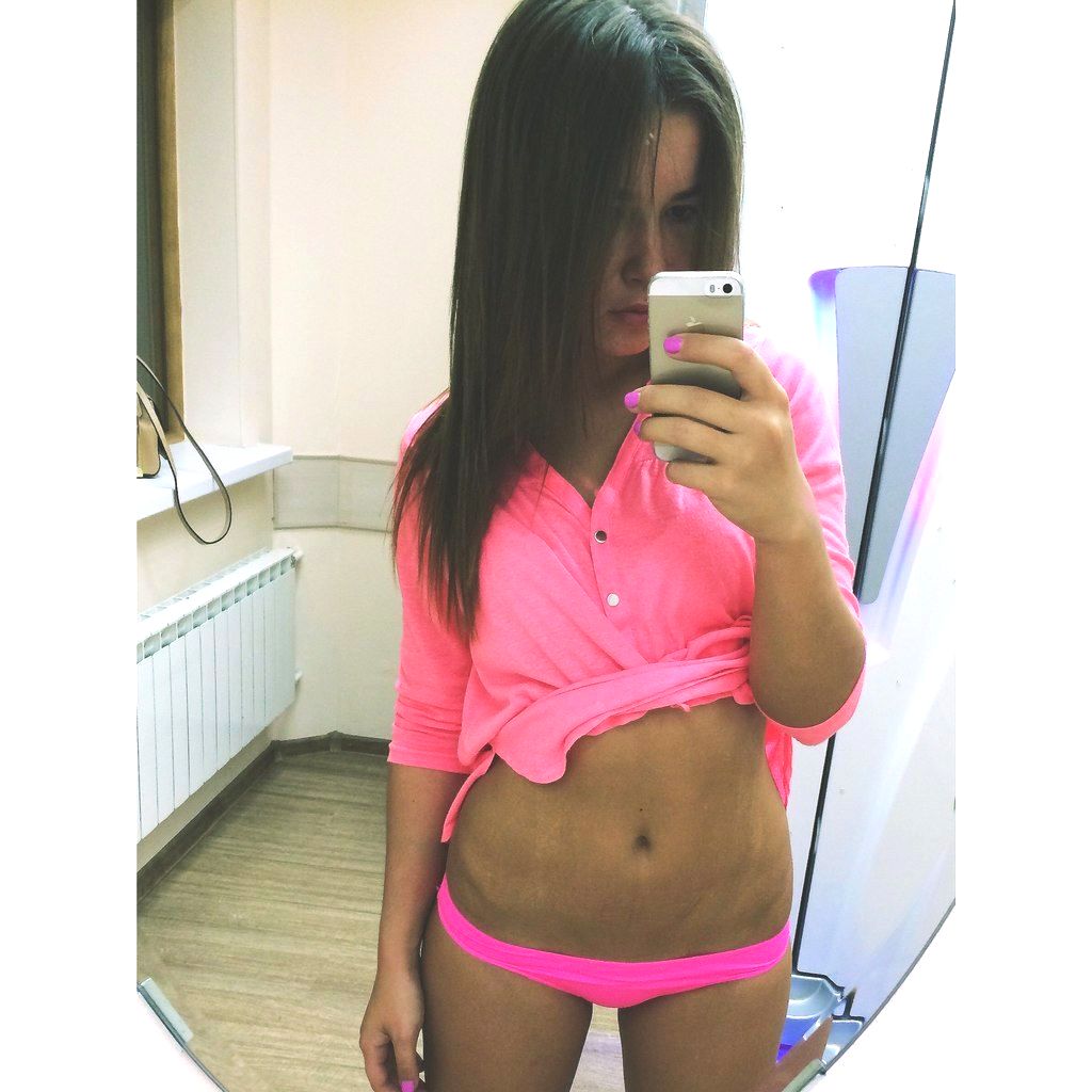 Amateur brunette First time dildoing on Cam