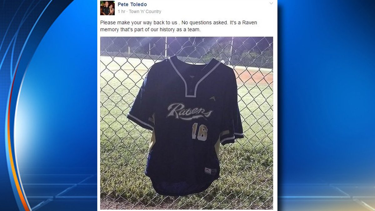 Jose Fernandez's high school jersey stolen after school held emotional memorial bit.ly/2d8s2Hb?utm_me… https://t.co/CLO6Ddza21