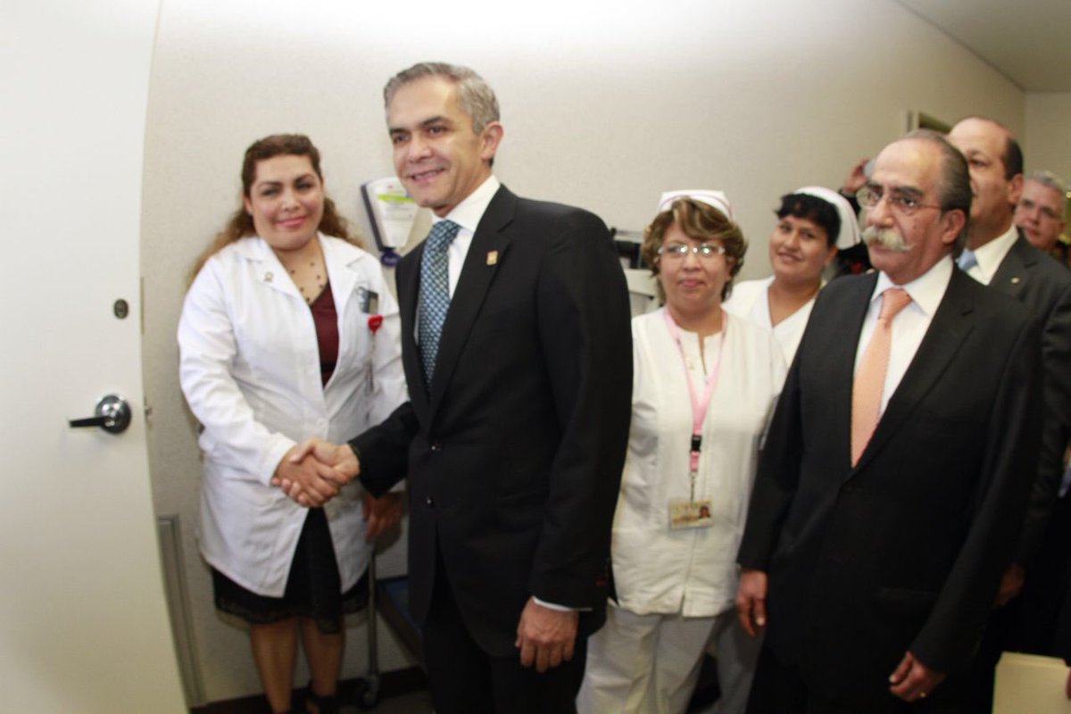 GobCDMX's tweet photo. Presenta el #JefeDeGob, @ManceraMiguelMX, Sistema de Administración Médica e Información Hospitalaria #SAMIH en la red hospitalaria de #CDMX https://t.co/r7WPvmKX1H