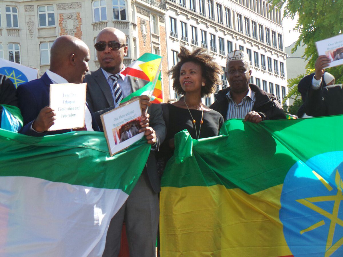 ETEmbassyBRU's tweet photo. Demonstration of Ethiopian Somali community in Brussels against Ginbot 7 &amp; ONLF, and in support of the Ethiopian Constitution and Federalism https://t.co/NLuiC4bMn1