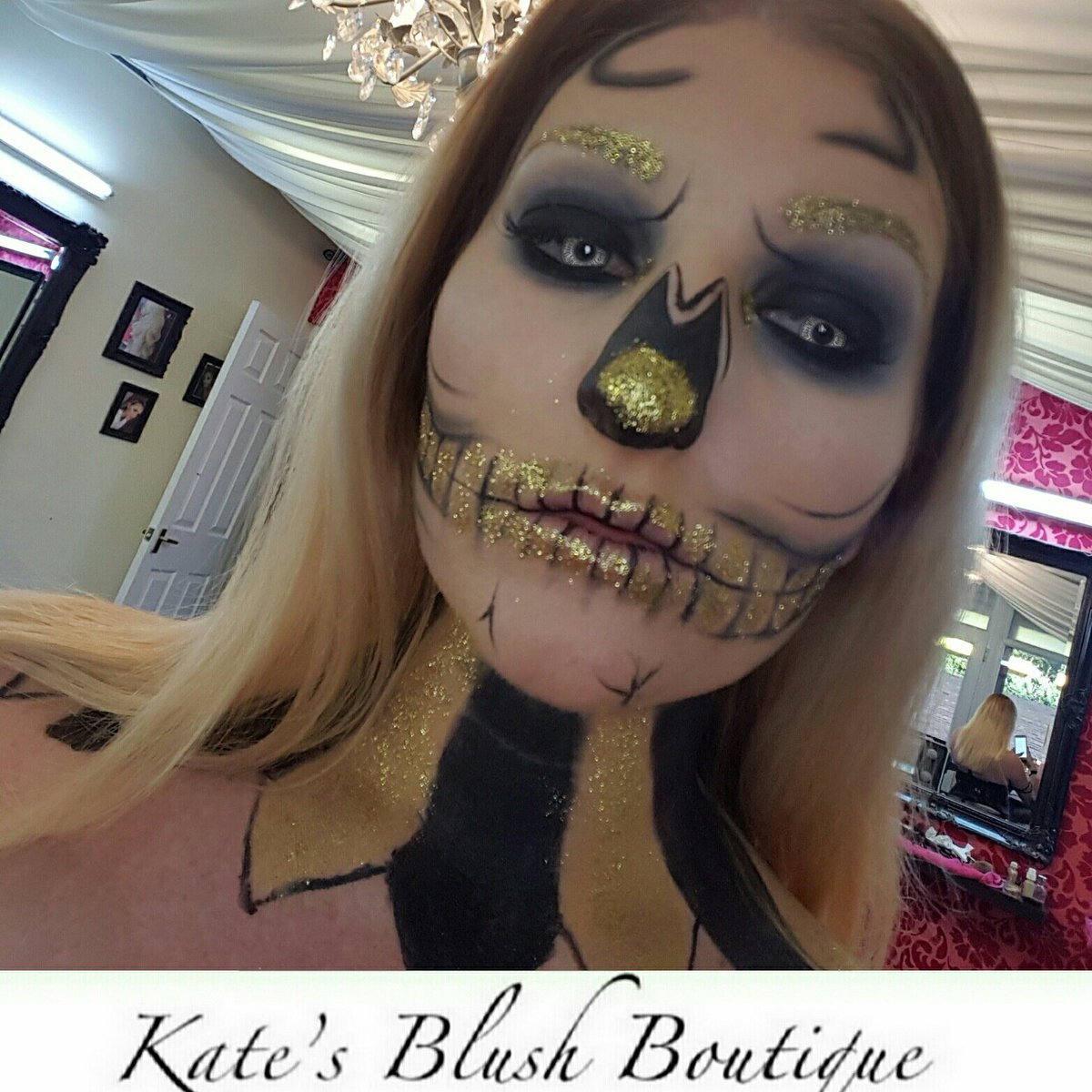 tara_mayers's tweet photo. 💀G L I T T E R S K U L L 💀 @blush_liverpool #Halloween #halloweenmakeup #liverpoolmua https://t.co/Wwa9roKHMc