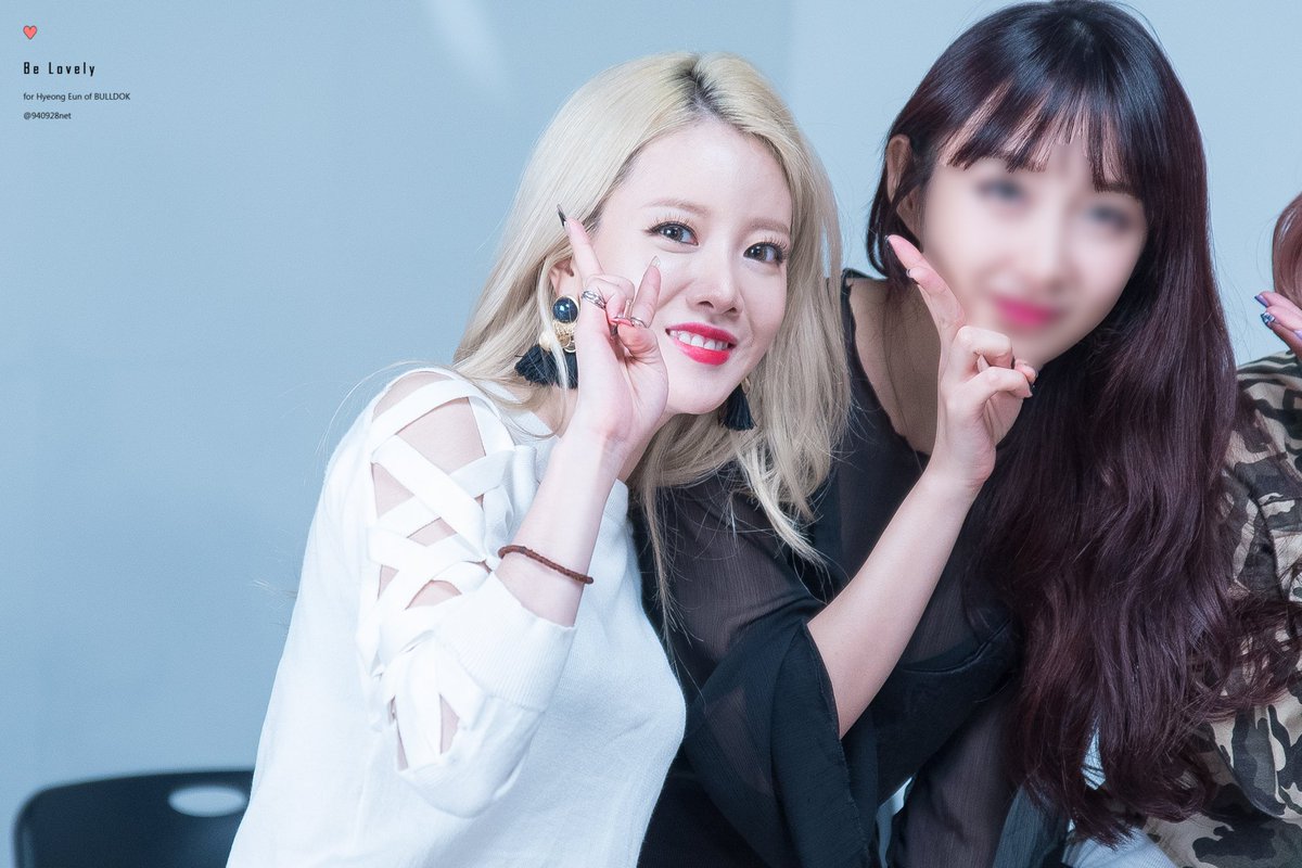 940928net's tweet photo. 160917 황이모TV #불독 #형은 직찍
#김형은 #BULLDOK #케이코닉 #hyeongeun #kimhyeongeun #프로듀스101 #produce101 

https://t.co/pm8jeO0n4Q
https://t.co/1fi0muKDId https://t.co/9XKdSqIzB4
