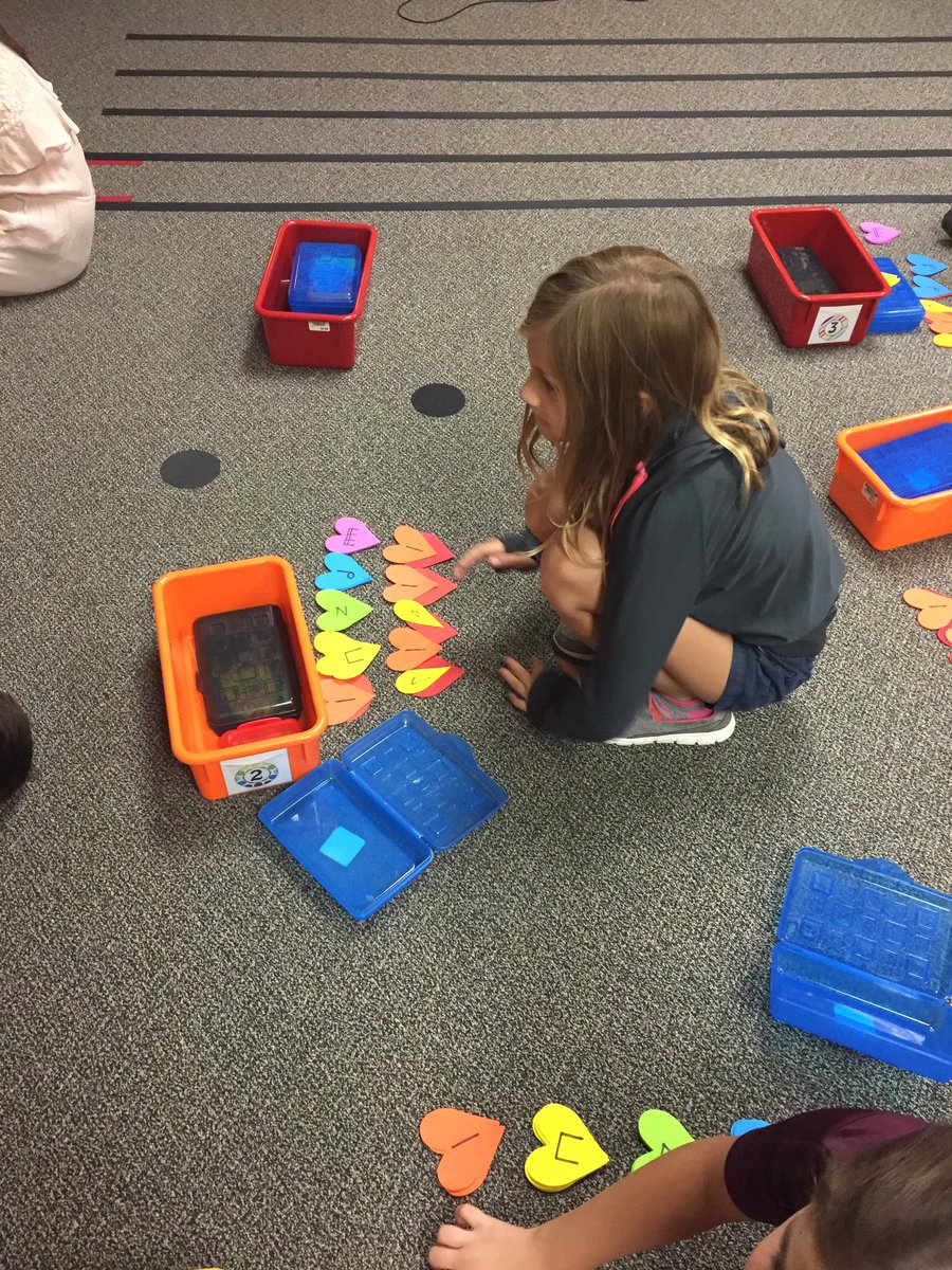 EaglesMakeMusic's tweet photo. More syncopa practice in 3-C using manipulatives. #eagleslearn #pisdmusic #elmused https://t.co/6RW0WZTyBK