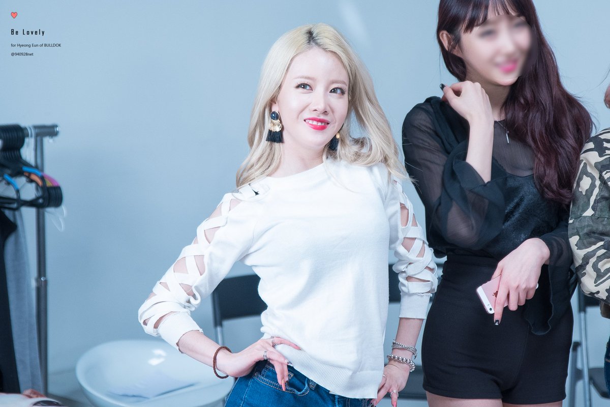 940928net's tweet photo. 160917 황이모TV #불독 #형은 직찍
#김형은 #BULLDOK #케이코닉 #hyeongeun #kimhyeongeun #프로듀스101 #produce101 

https://t.co/LdKBUC9RVF
https://t.co/tAotWwD2tl https://t.co/WzMAQdBsRz