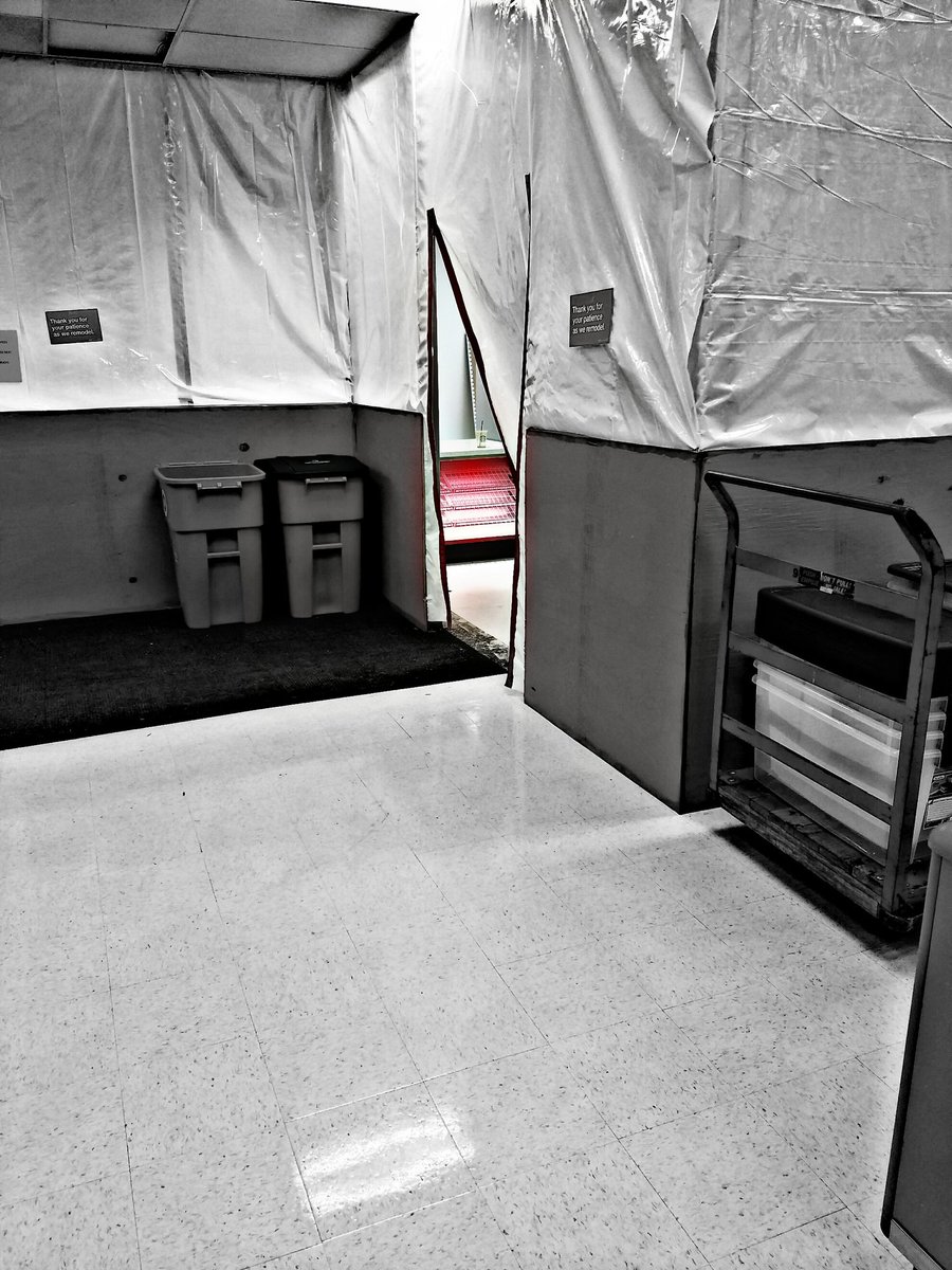 ThaRealistWords's tweet photo. Just a glimpse, a sneak peak at the new Guest Service @ T1042 @Target #GSTLLIFE #BringingInTheNewFor4thQuarter https://t.co/tQzd76YgQK