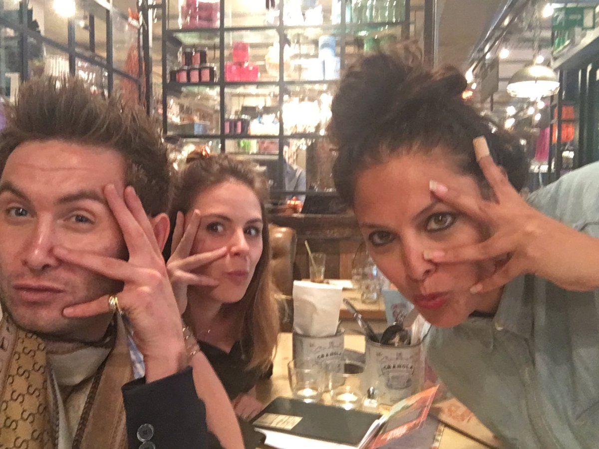 MOVEITSHOW's tweet photo. Creative Dir @TheTiaHassan &amp; Creative Producer @dancinemms Had a FABULOUS planning mtg w/ @RealRyanJenkins #werkit https://t.co/A2ozf90kyJ