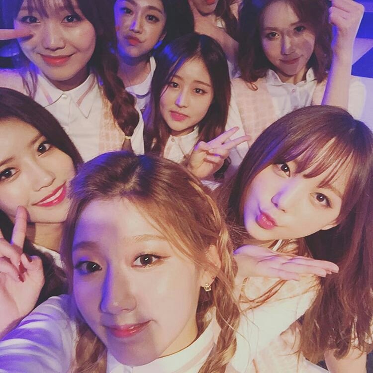 [인스타 업데이트] #러블리너스 분들👋~오늘밤 #러블리즈 경찰 축제에서 공연했다😊우리의연기를 보면서 감사의 말을 전하고 싶다. 집에안전하고 잘 자요.잘자요🌝💞 instagram.com/p/BK8QUB9hVmC/