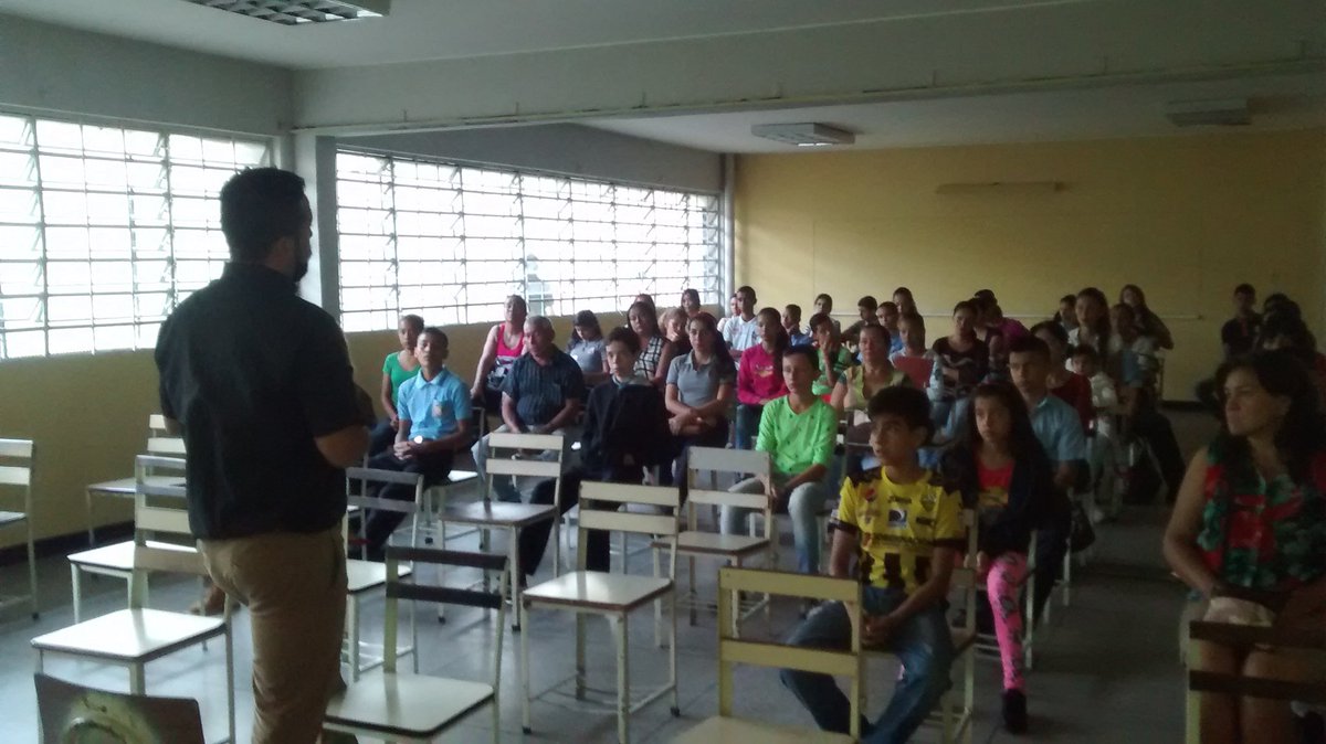 Charla Familia y Acuerdos de Convivencia Escolar y Comunitaria <a href="/SilvaEleazarL/">Eleazar López Silva</a> <a href="/MunicipioSC/">SalaSanCristóbalZET</a> <a href="/dfs25sc/">dfs25sc</a>