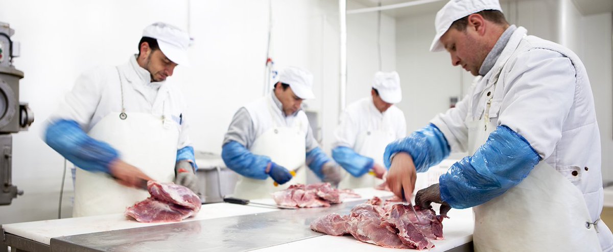 A l'obrador es supervisen tots els processos per aconseguir la millor qualitat amb el segell Mitjans bit.ly/1L1viBb